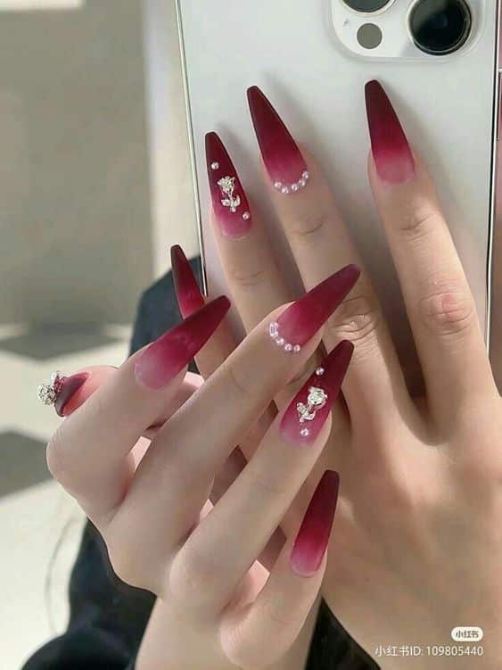 Chăm sóc móng thật kỹ để nail giữ được lâu và an toàn cho tay nhé