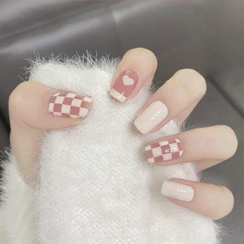 Mẫu nail kẻ Caro Pastel 