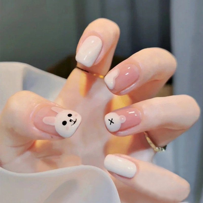 Mẫu nail thỏ trắng cute.jpg