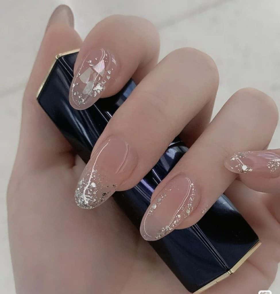 Nail Màu Nude Phối Kim Tuyến