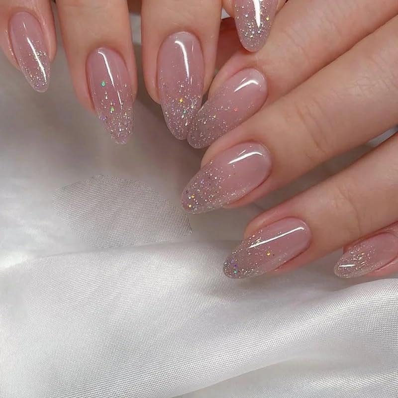 mẫu nail màu hồng nhạt 