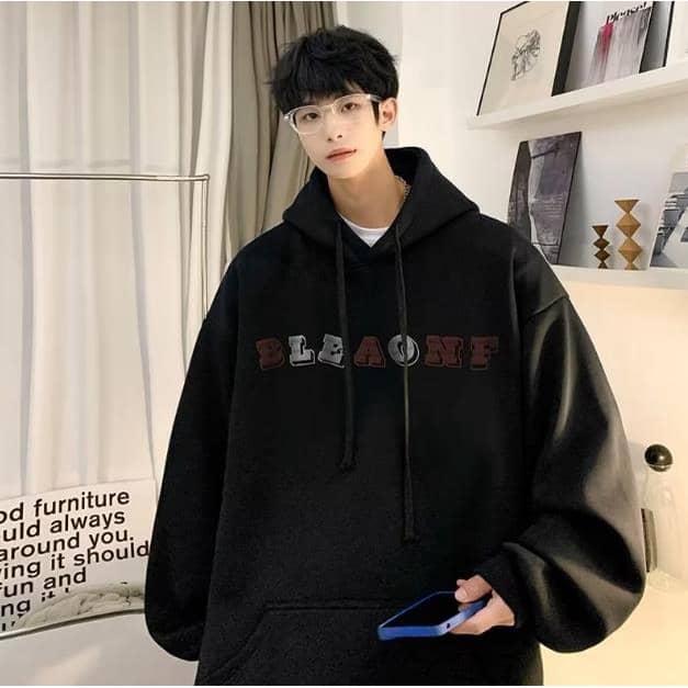 Cac kieu tao dang chup anh voi ao hoodie ngau7 1