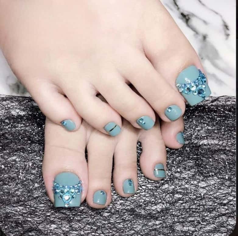 Mẫu nail chân màu xanh dương