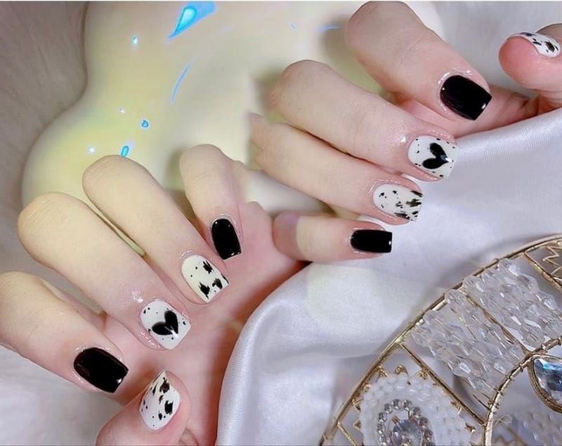 Nhẹ nhàng cùng mẫu nail tay đơn giản mà xinh xắn cho hoạt động hàng ngày 