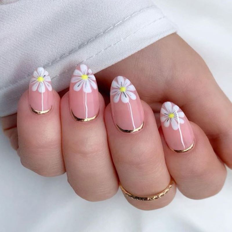 Kiểu nail hoa đầu móng màu hồng nhạt 