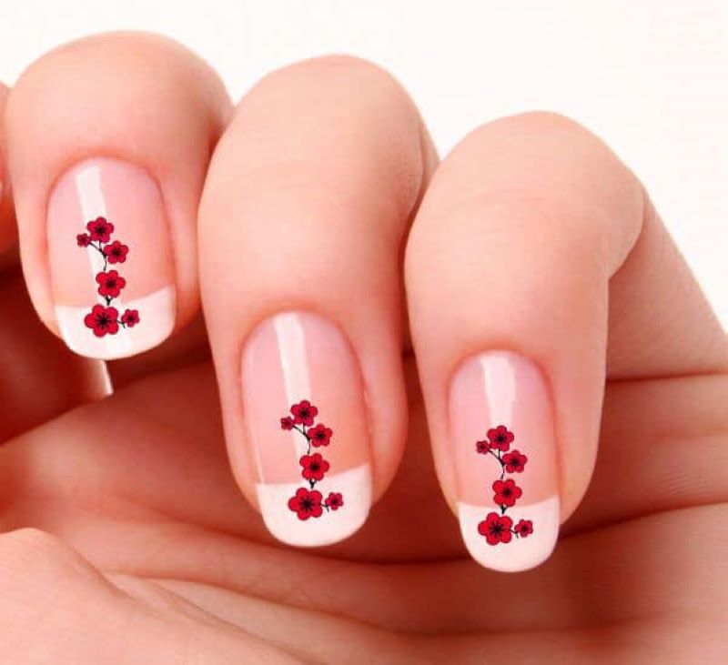 Mẫu nail hoa đẹp cho dịp Tết