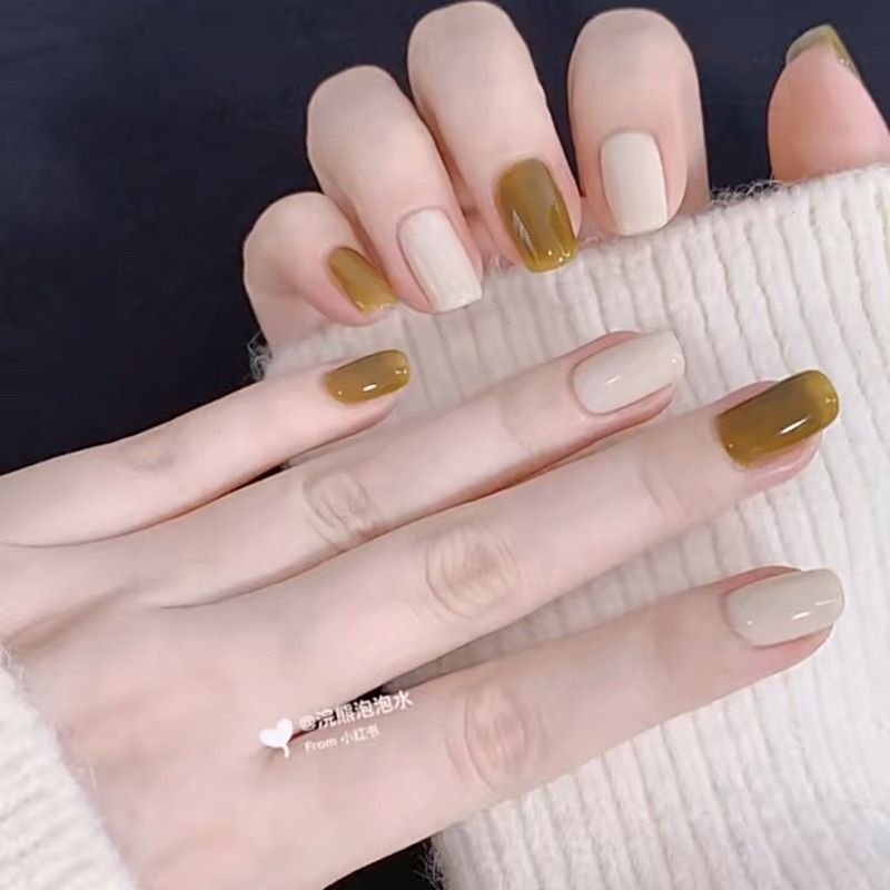 Nail sơn nhiều màu đơn giản