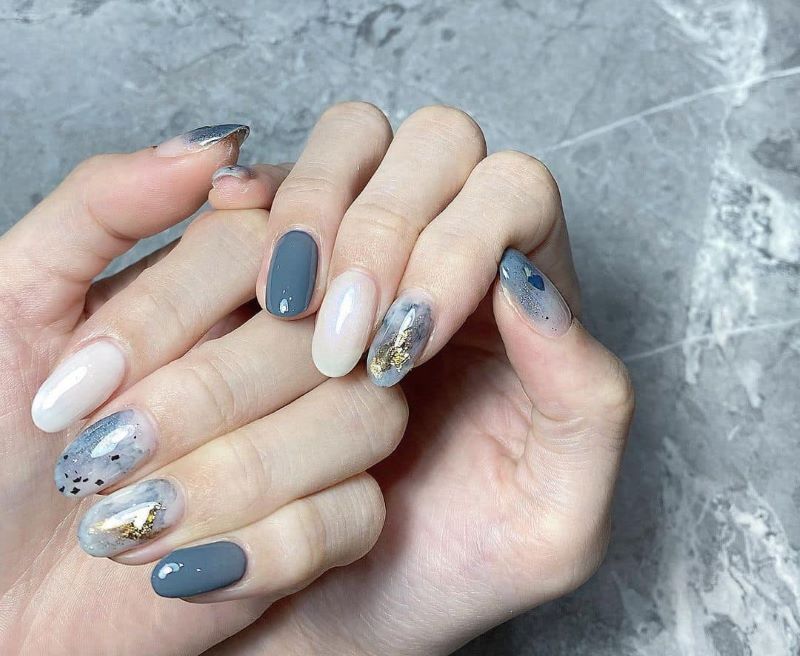 Mẫu nail xanh dương nhạt phong cách Hàn Đài tuy đơn giản nhưng rất cuốn hút 