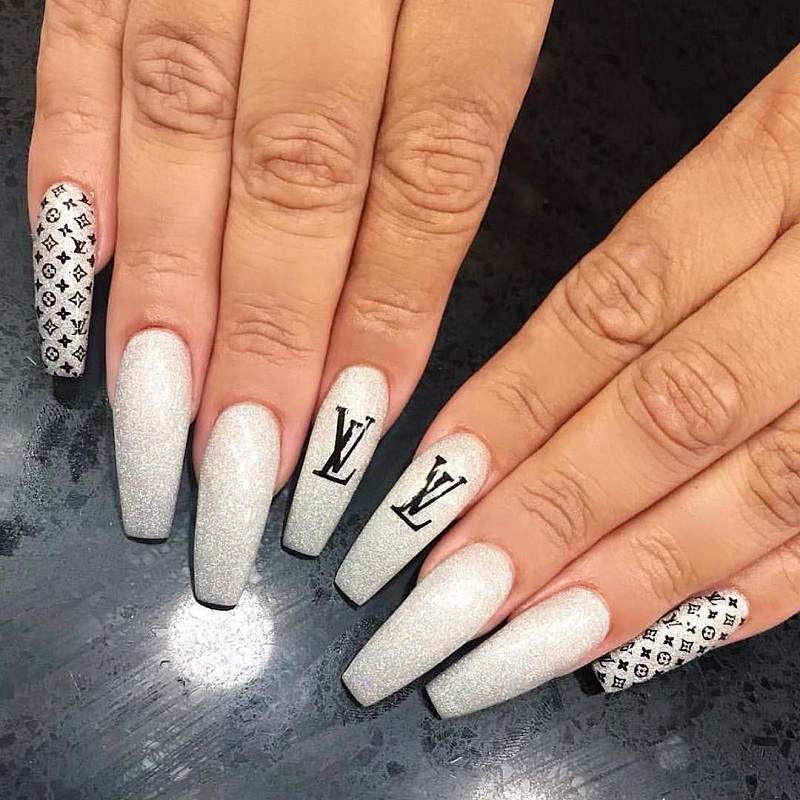 Mẫu nail LV