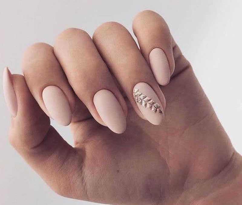 Mẫu nail màu nude