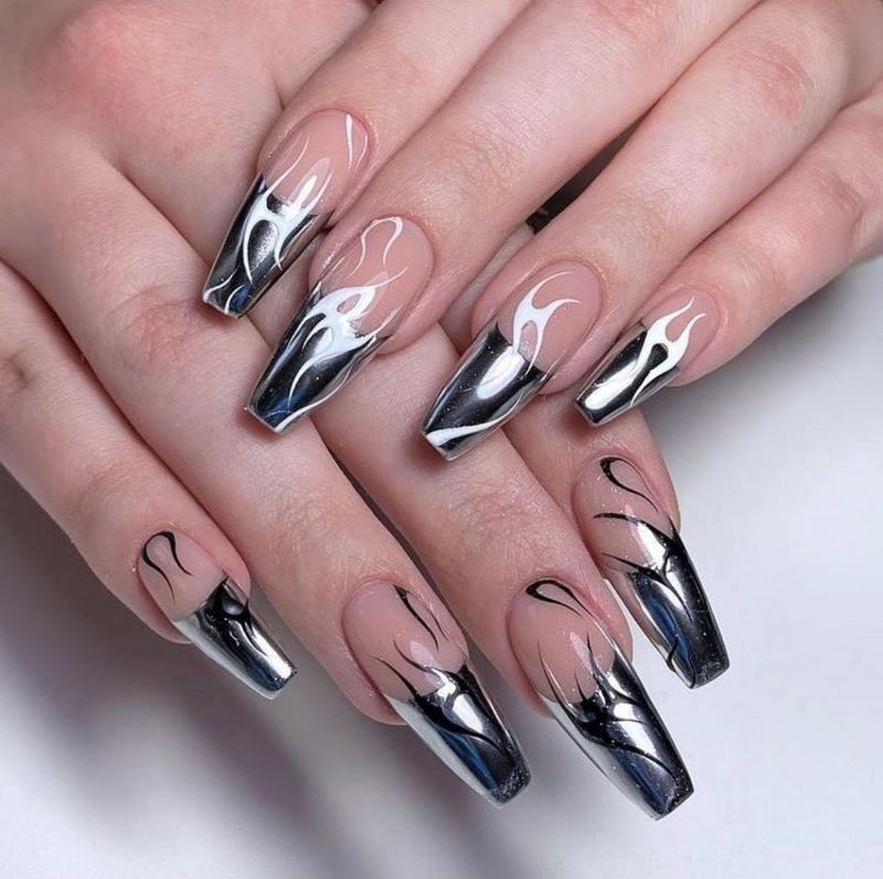 Mẫu nail tráng gương hoạ tiết