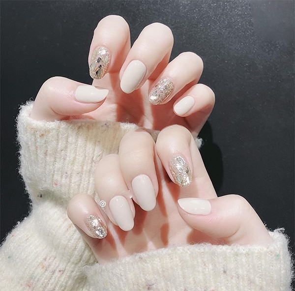 Các mẫu nail cho người trung niên đang được ưa chuộng gần đây