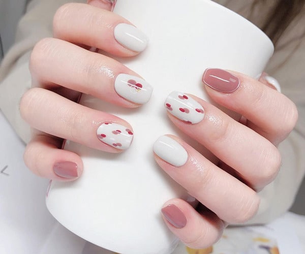 Gợi ý 10 mẫu nail màu trắng sữa mê hoặc mọi ánh nhìn