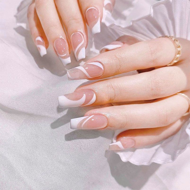 Tự tin khoe sắc với mẫu vẽ nail đầu móng cá tính