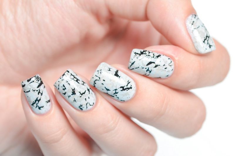 Mãn nhãn những mẫu nail cọ nét HOT nhất