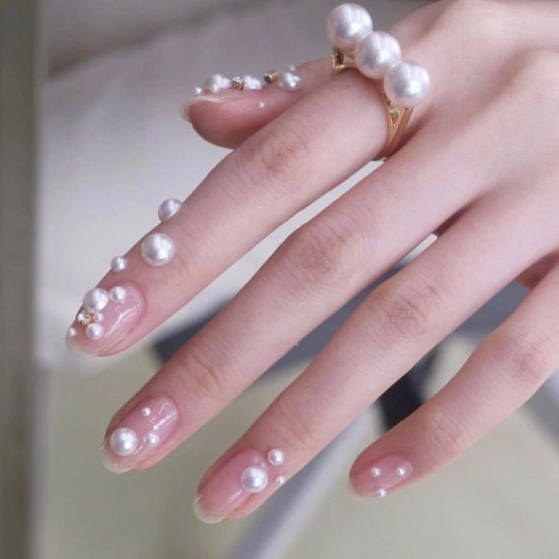 Mẫu nail đính ngọc trai