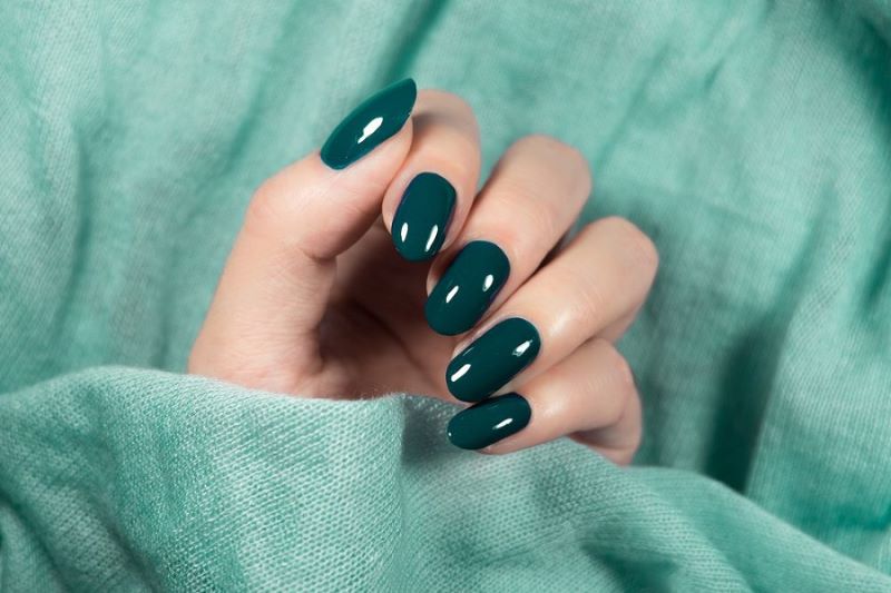 Mẫu nail màu xanh rêu